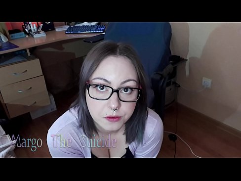 ❤️ Seksi djevojka s naočalama duboko siše dildo na kameri ❤❌ Super seks kod nas